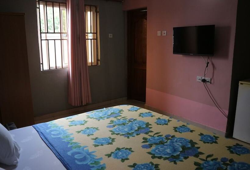 هتل Waterfront Paradise Resort