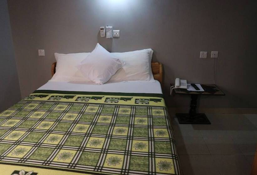 فندق Waterfront Paradise Resort