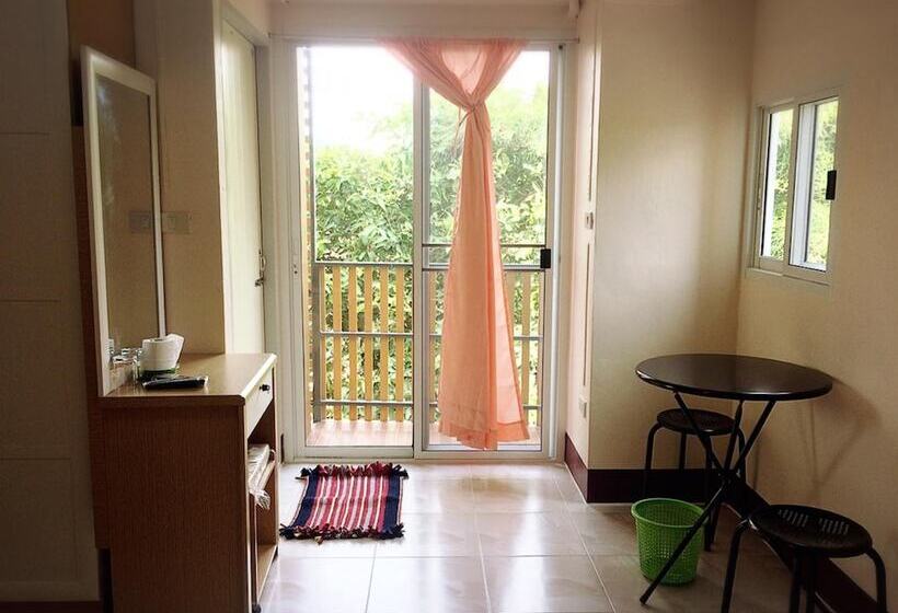 בית מלון כפרי Wattanakham Serviced Apartment