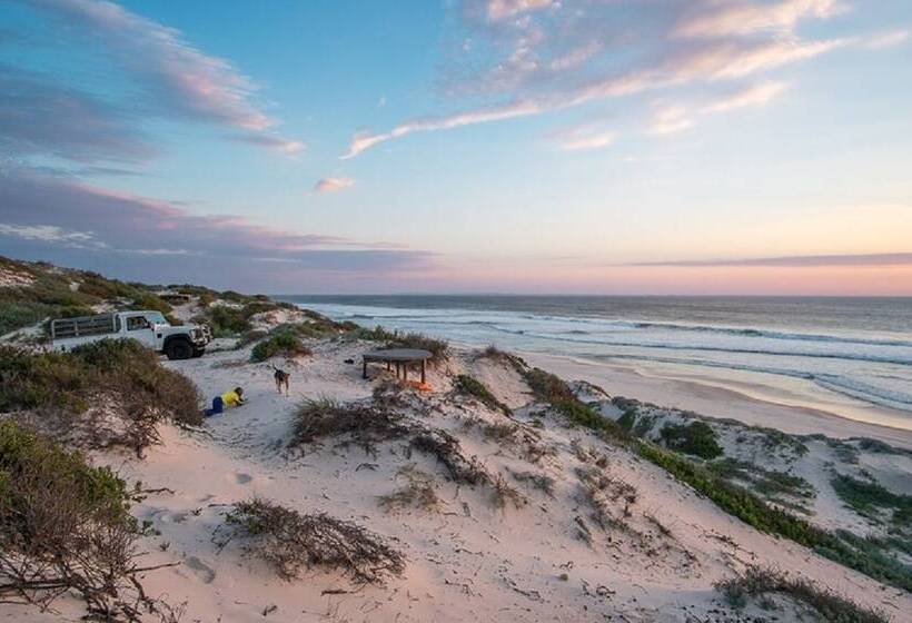 בית מלון כפרי West Coast Luxury Tents