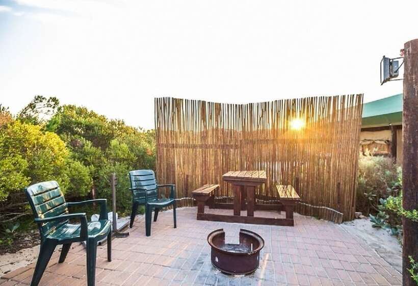 בית מלון כפרי West Coast Luxury Tents