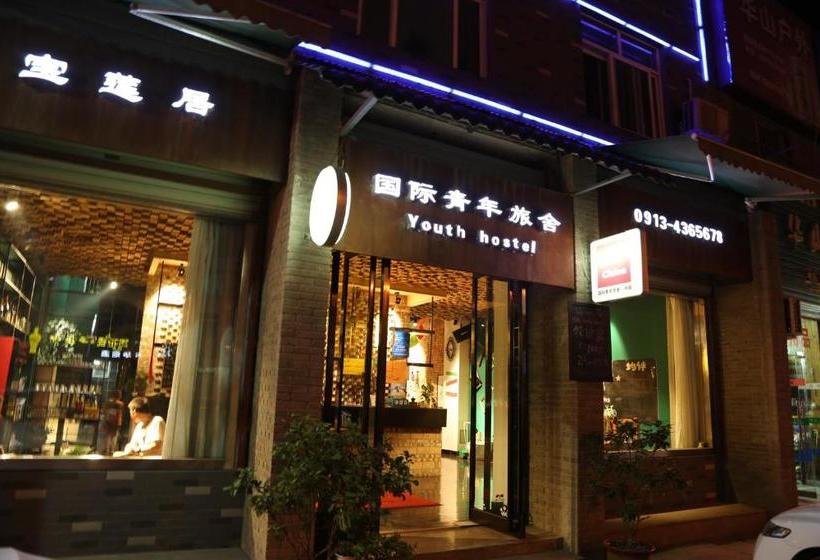 Huashan Lotus International Hostel