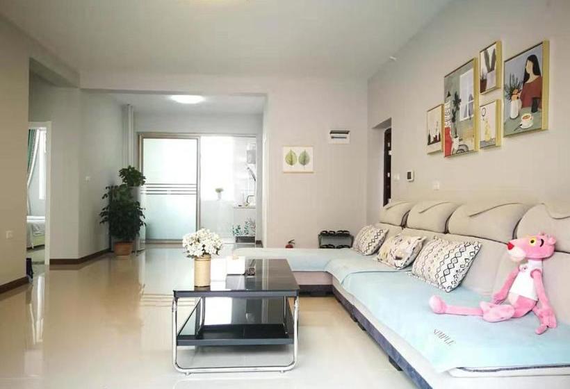 Huashan Lotus International Hostel