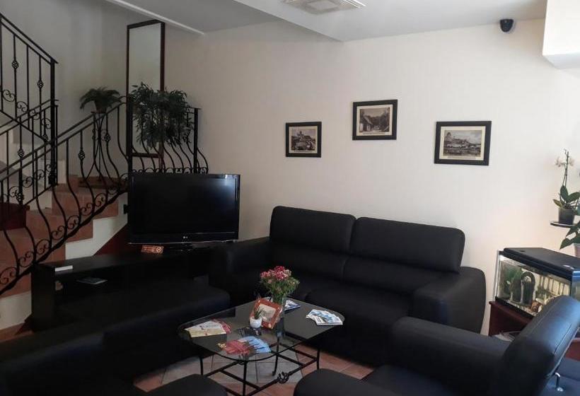 膳宿费 Decsi Vendégház