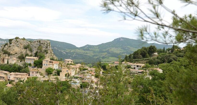 ペンション Mas De Carabelle