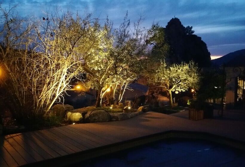 ペンション Mas De Carabelle