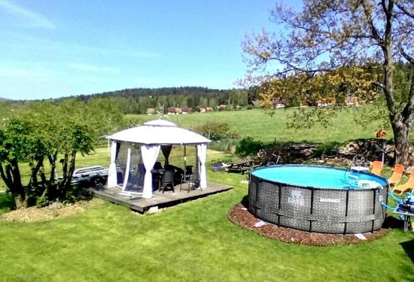 ペンション Penzion Na Navsi