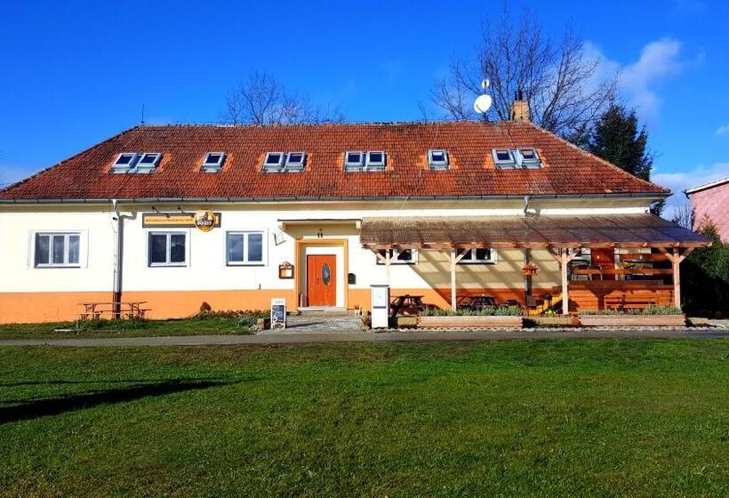 ペンション Penzion Na Navsi