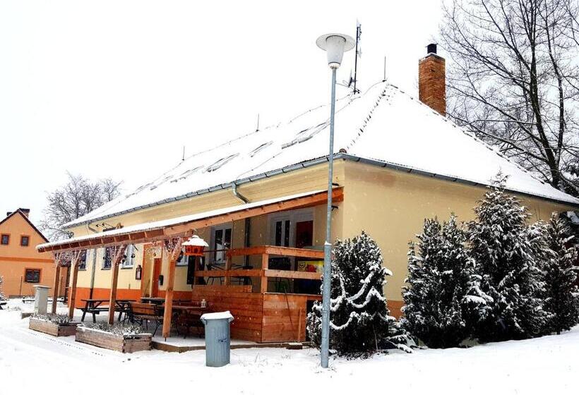 ペンション Penzion Na Navsi