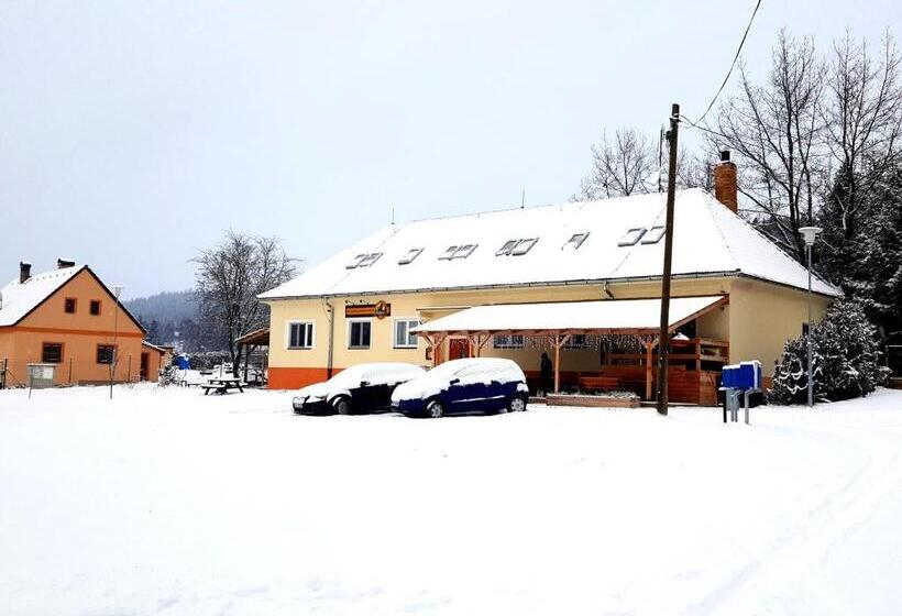 ペンション Penzion Na Navsi