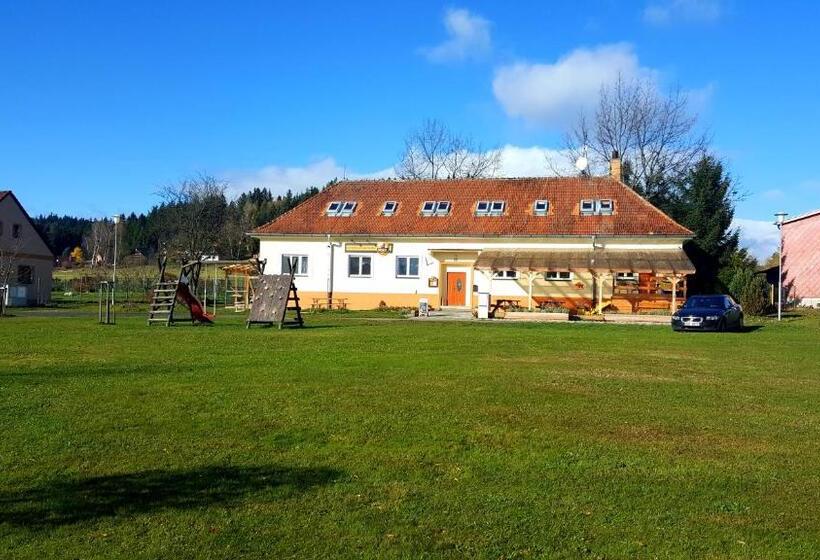 ペンション Penzion Na Navsi