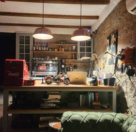 مبيت وإفطار Assos Sunset Boutique