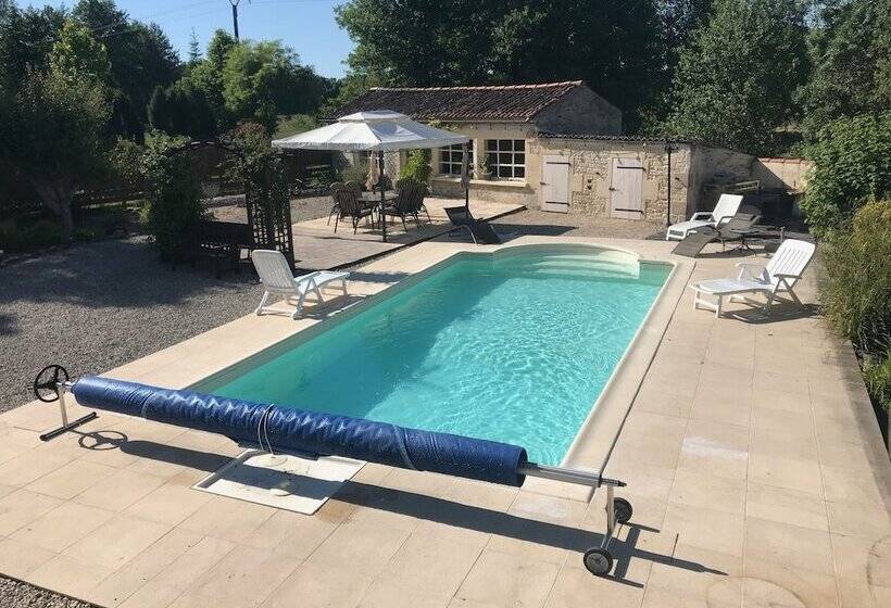 مبيت وإفطار Les Cygnes Noirs