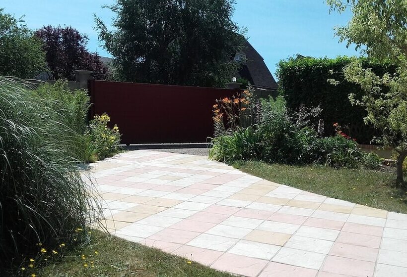 ベッドアンドブレックファースト Chambres Du Jardin Fleuri