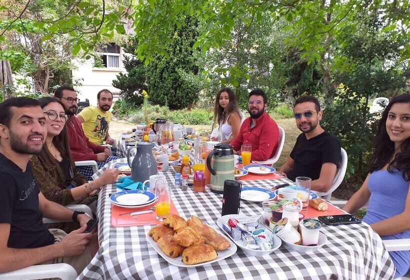 住宿加早餐  Chambres Du Jardin Fleuri