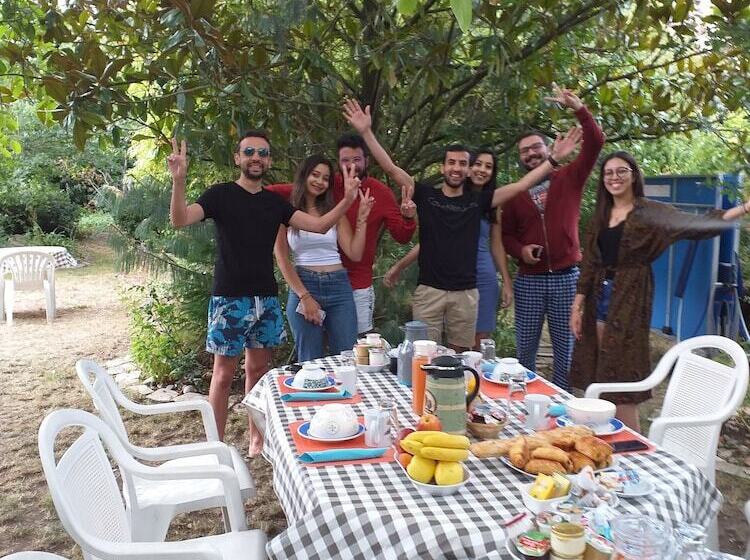 住宿加早餐  Chambres Du Jardin Fleuri