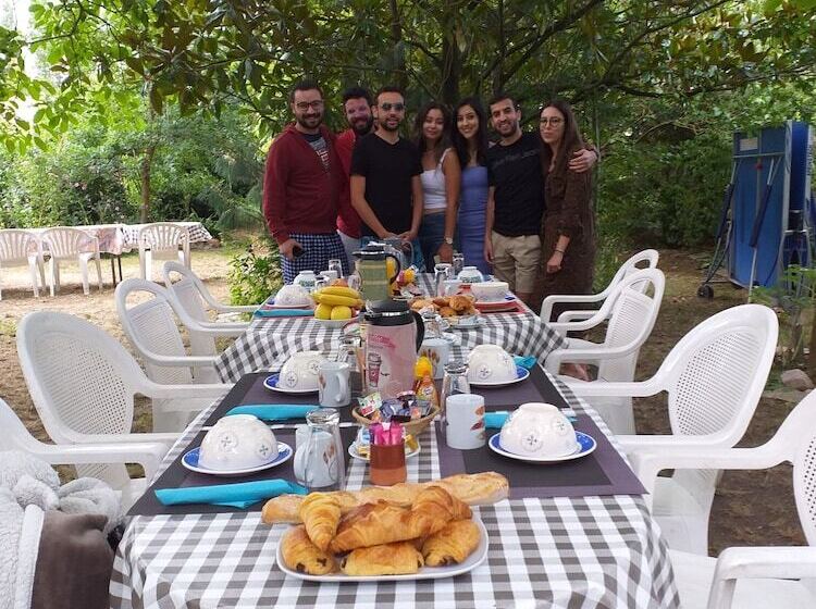 住宿加早餐  Chambres Du Jardin Fleuri