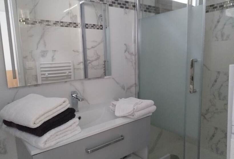 住宿加早餐  Chambres Du Jardin Fleuri