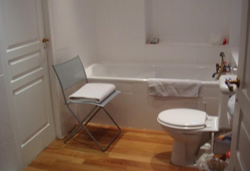 مبيت وإفطار Domaine Des Trois Chênes