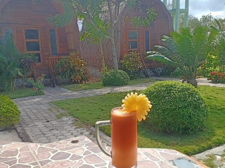 مبيت وإفطار Ekas Garden Bungalow