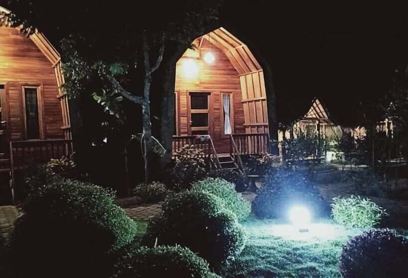 مبيت وإفطار Ekas Garden Bungalow