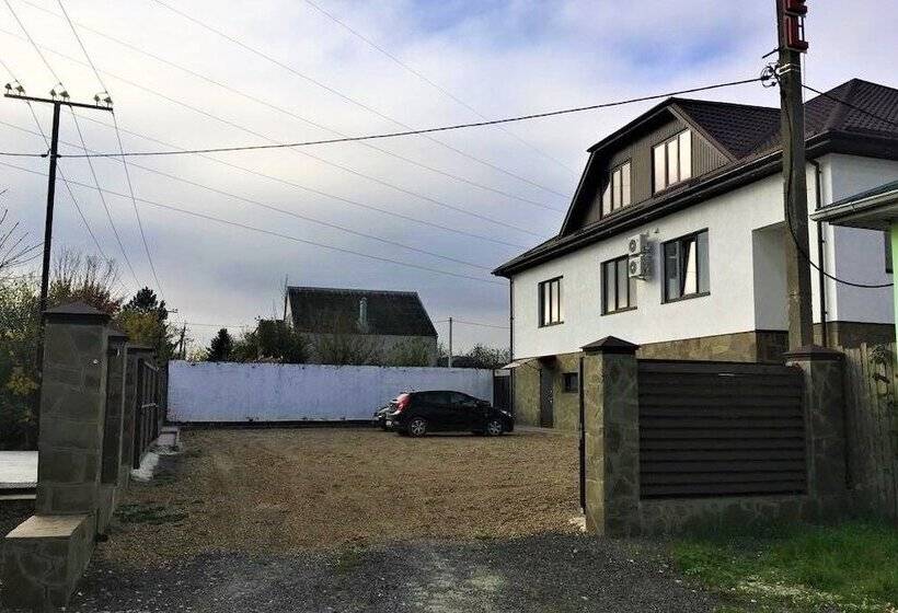 צימר Guesthouse On Rodnikovaya 9