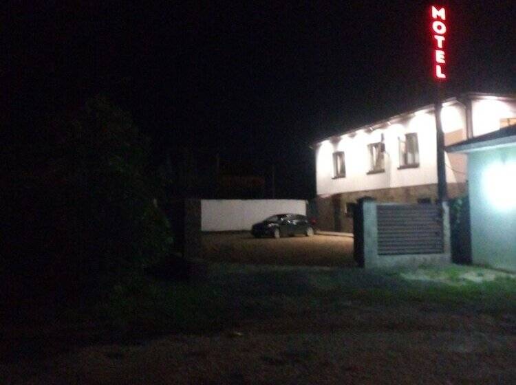 צימר Guesthouse On Rodnikovaya 9