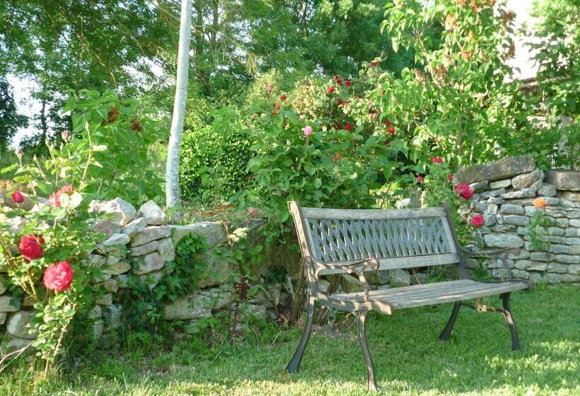 Bed and Breakfast Le Logis De Faugerit