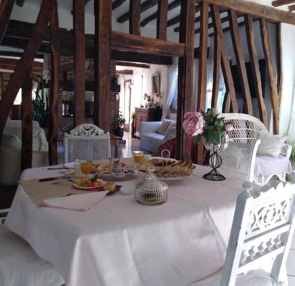 住宿加早餐  Le Moulin Des Roses