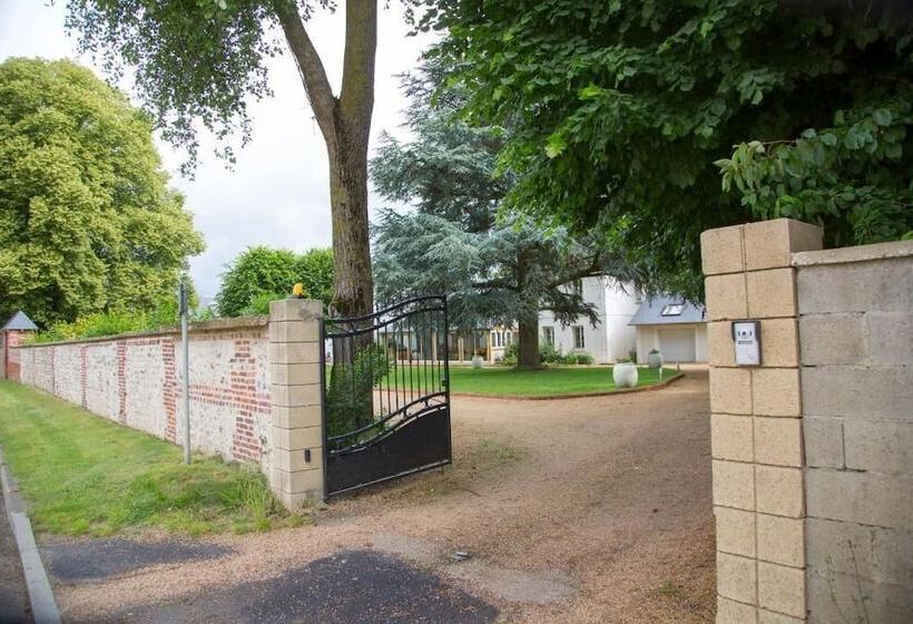 ベッドアンドブレックファースト Le Petit Manoir