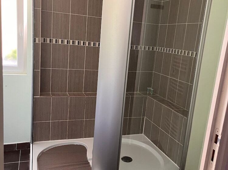 ベッドアンドブレックファースト Le Petit Manoir