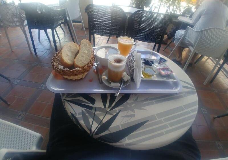 تختخواب و صبحانه Mohammed V Airport Home