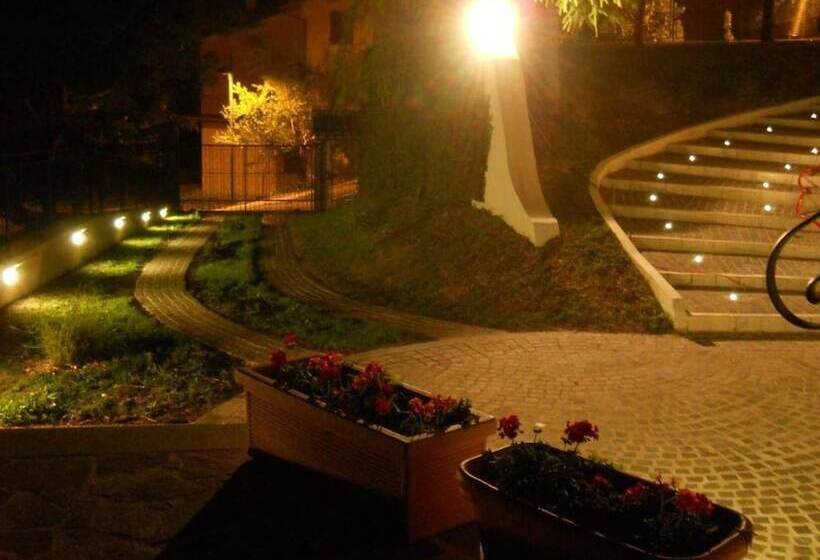 مبيت وإفطار Villa Cappelletti