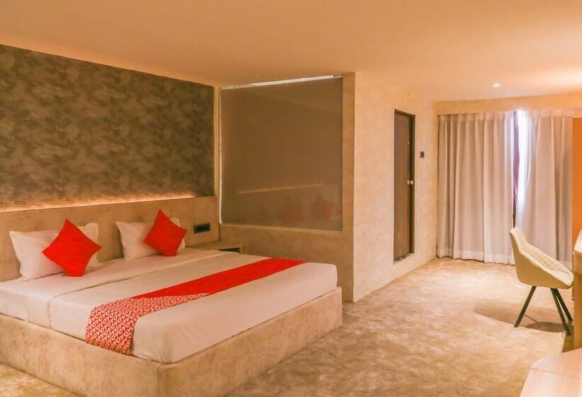 Capital O 22428 Hotel Dreams