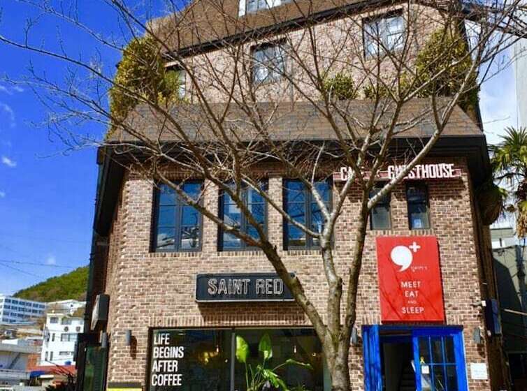 Comma Plus   Hostel