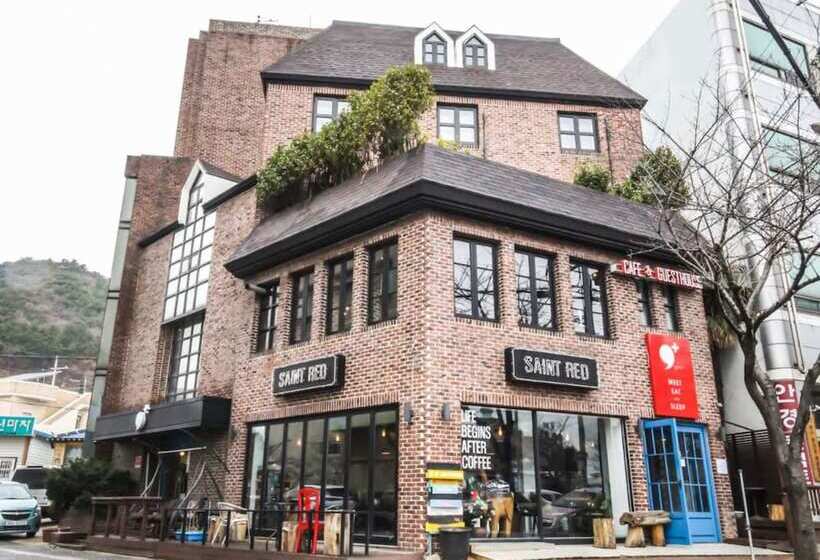 Comma Plus   Hostel