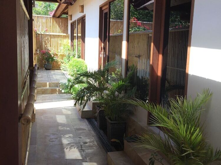 Ekas Surf Resort