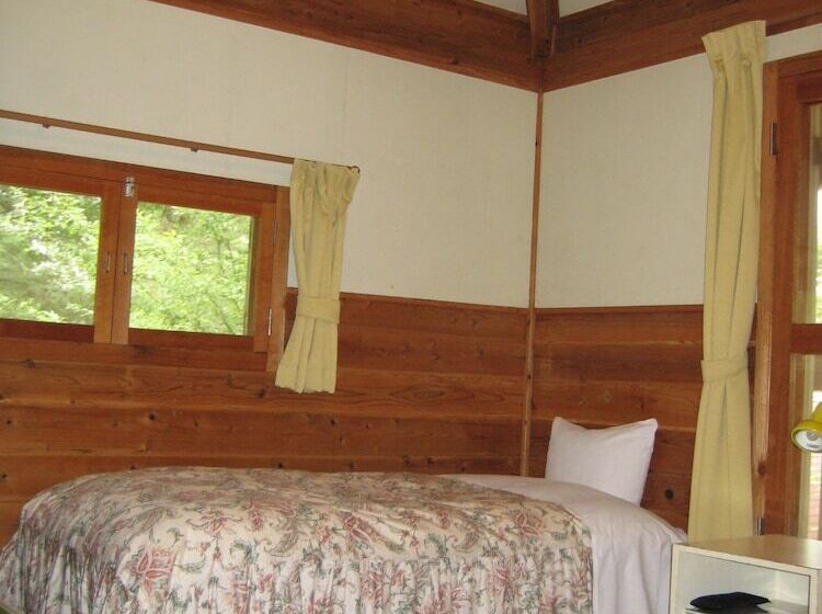 Hirotani Pension & Lodge