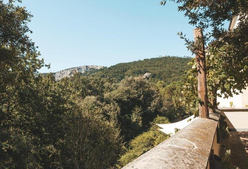 פונדק Le Petit Chateau