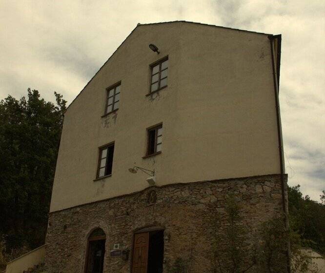 פונדק Le Petit Chateau