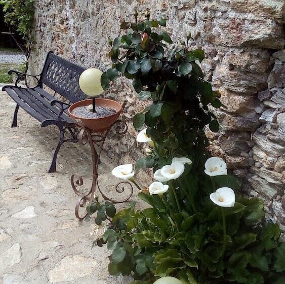 פונדק Le Petit Chateau