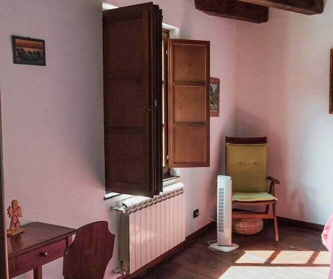 פונדק Le Petit Chateau