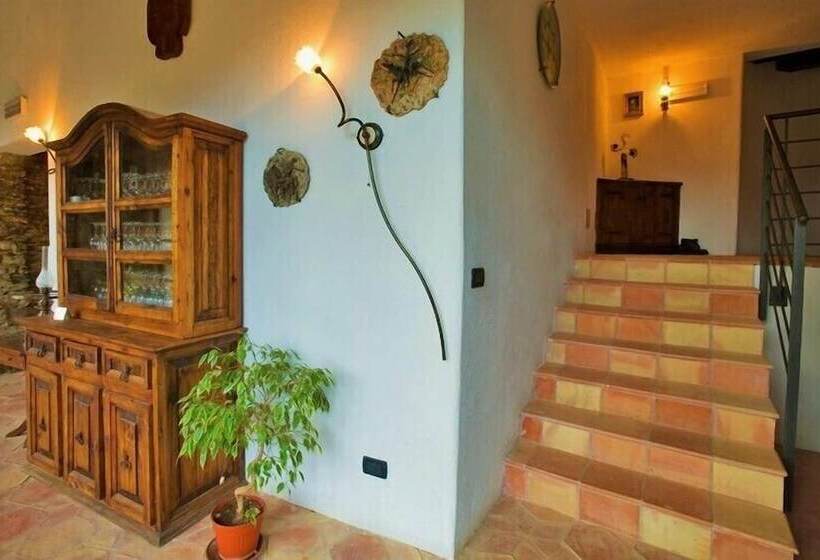 פונדק Le Petit Chateau