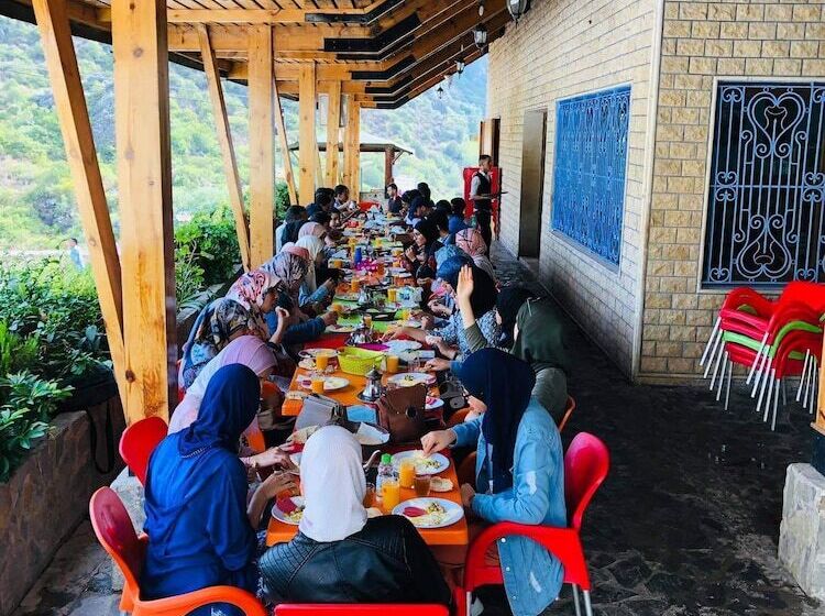 فندق فئة نجمة واحدة Maison D Out Parc Akchour