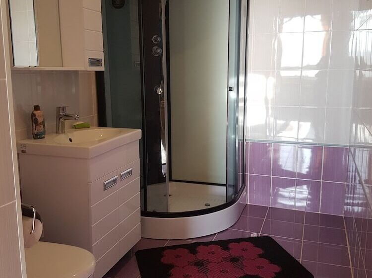 مسافرخانه Vostok