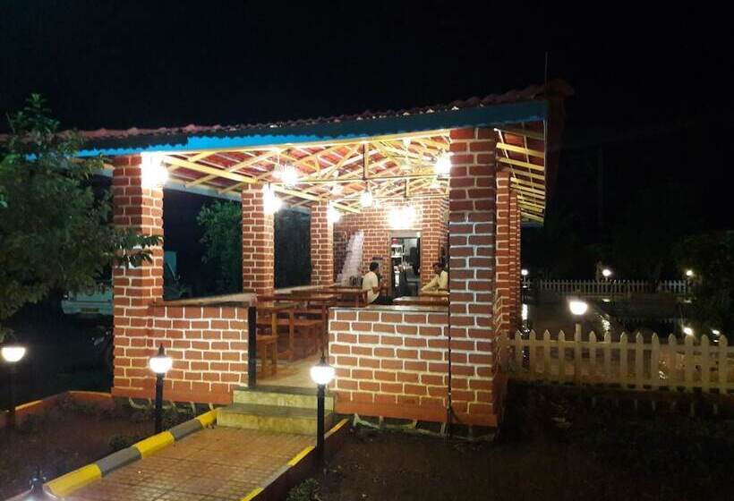 فندق Aanandi Farm And Resort