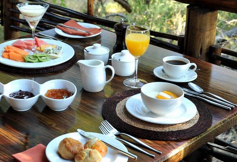 Отель Aha Thakadu River Camp