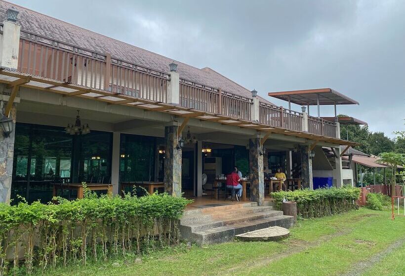 ホテル Akantuka Homestay