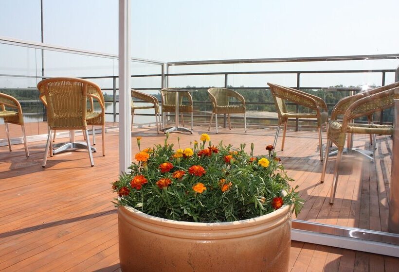 호텔 Artlife Zaimka