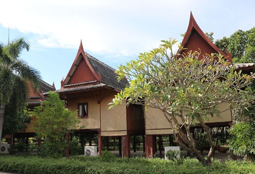 בית מלון כפרי Baan Thai Resort
